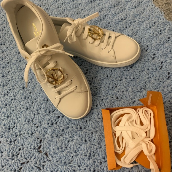 Louis Vuitton White Frontrow Sneaker - Picture 8 of 8